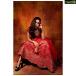 Avika Gor Instagram - Tv pe breaking news haaye re mera ghagra 💃🏻.. Pc @pnn_photography Stylist @style_up_with_srushti Outfit @srisuvarnamandir Jewellery @saikrishna_fashion_jewellery Makeup @makeupbysapnak Location @firstmark_starstudios