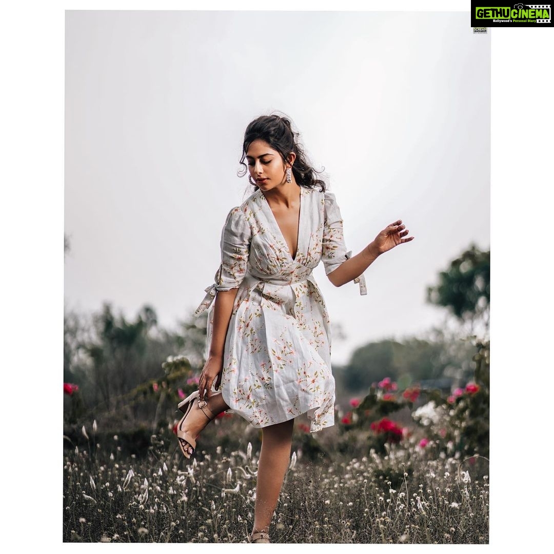 Avika Gor Instagram - “The Future belongs to those who believe in the beauty of their dreams” - Eleanor Roosevelt Styling: @manishamallikarjun Outfit: @ewoke.studio Jewellery: @havyajewels Mua: @purplesmakeupstudio Photographer: @screamstudiosbyharsha Location: @themayabazar Exclusively managed by @viniyardfilms @jubinrajeshdesai @ashviniyardi