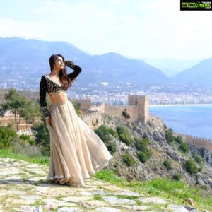 Avika Gor Instagram - Heaven on earth : Alanya 

Outfit @aparnakdesign 
Photography @klipatolyesi