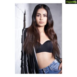 Avika Gor Instagram - Caption this!

@avigowariker thank you sir.

@rohit_bhatkar @nishisingh_muah

@viniyardfilms @ashviniyardi @jubinrajeshdesai