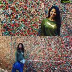 Avika Gor Instagram - This is one of the most colourful & creative walls I have ever seen! Touristy pics on point! Pc @actor_nikhil The Great Gum Wall of Seattle