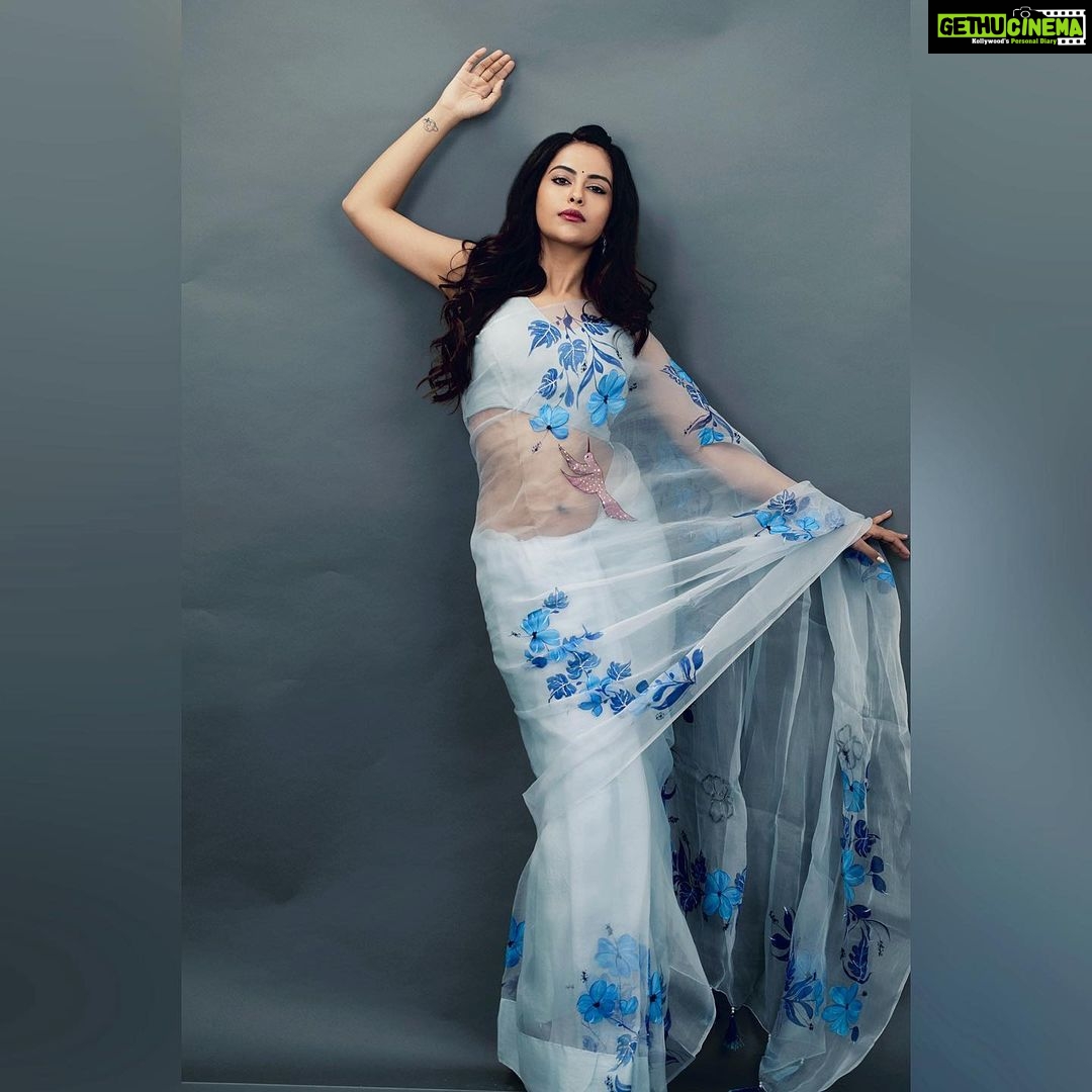 Avika Gor Instagram - 🦋 Photography @media9manoj Styling @reshma_stylist Outfit @shopmodernaari Earrings @davoir_mode makeup #manikyam hair @laksmi_9121 @manojkumarclicks @q9fashionstudio @mysouthdiva @viniyardfilms