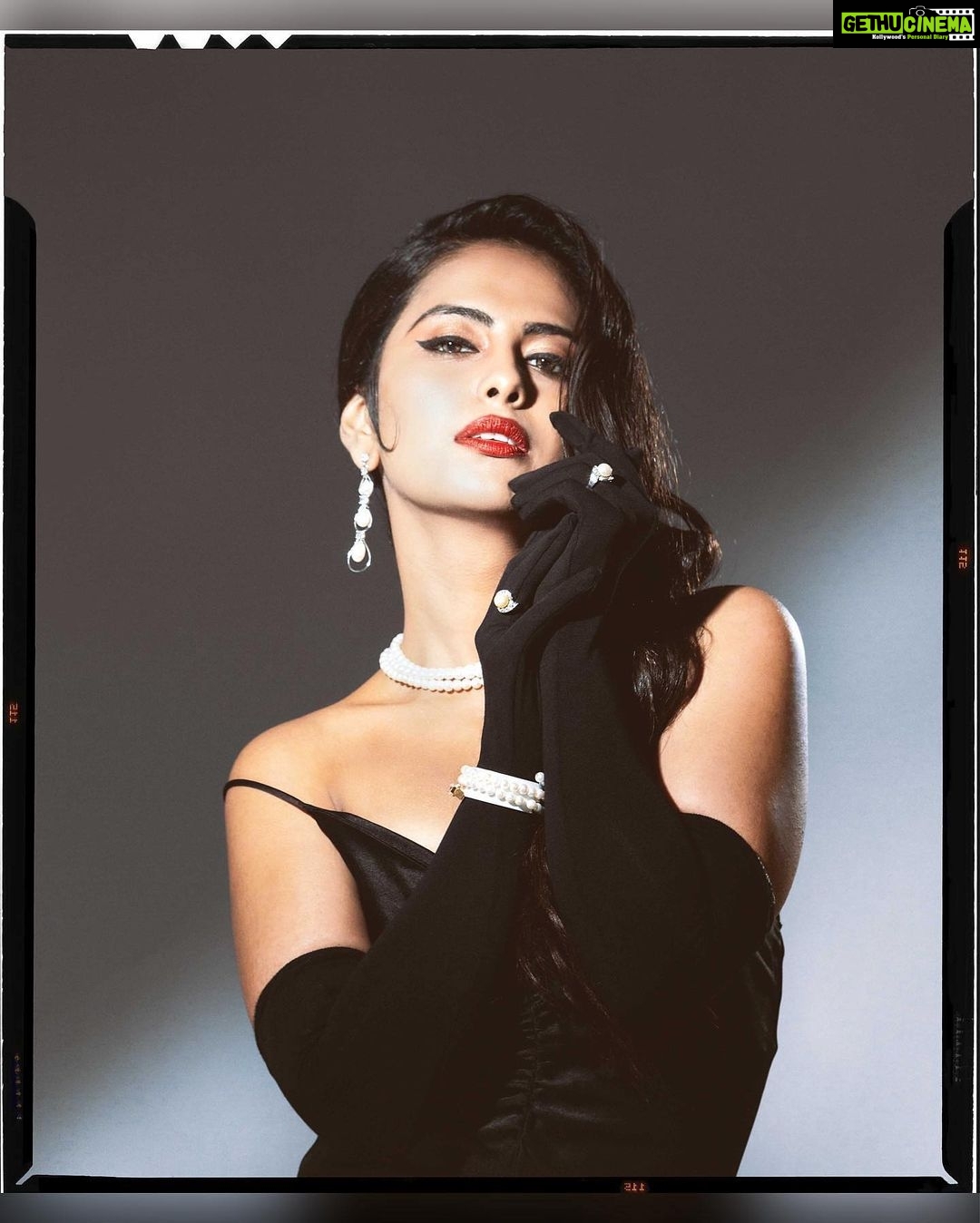 Avika Gor Instagram - Dec 2021 edition Magazine- @tulipmag @masuu20 Stylist- @harmann_kaur_2.0 Asst. stylist- @malkit_gill2697 Photographer- @pratimareddy Hair & Makeup- @purplesmakeupstudio Artist Reputation management-@shimmerentertainment @lathiwalatasneem @namita_rajhans_ PR Managed by - @akshatamanikpurkar Talent Management- @viniyardfilms @jubinrajeshdesai @ashviniyardi @armaanajani21