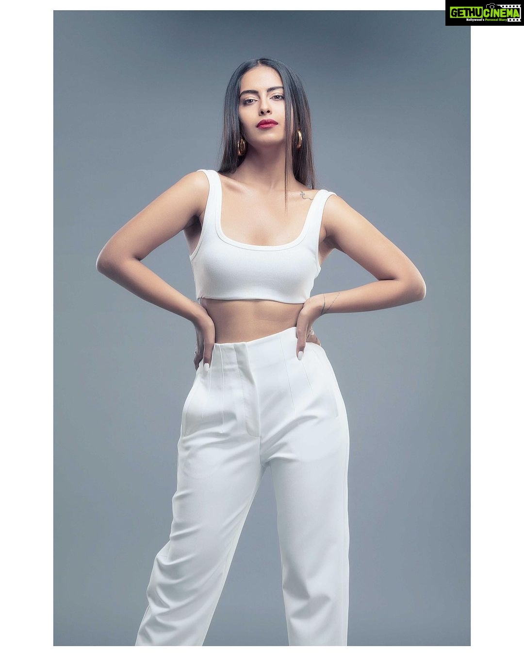 Avika Gor Instagram - Red Lips don’t lie 💋 Magazine @litgleam_mag Edition : November 2021 Stylist: Harmann Kaur @harmann_kaur_2.0 Asst. stylist: Malkit Gill @malkit_gill2697 Photographer: Pratima Reddy @pratimareddy Hair & Makeup: Phani Nemalikanti @purplesmakeupstudio PR @shimmerentertainment Talent Management @viniyardfilms