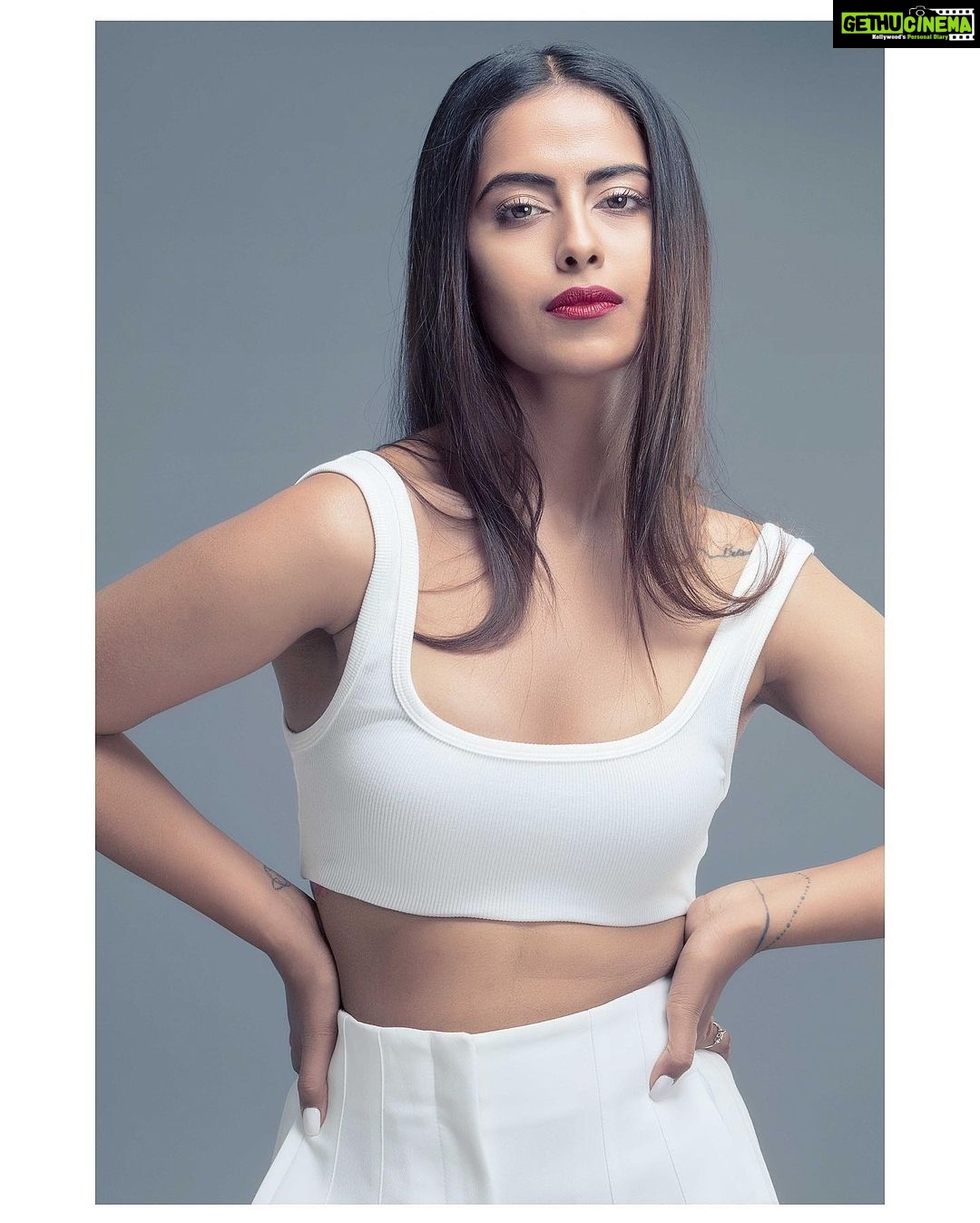 Avika Gor Instagram - Red Lips don’t lie 💋 Magazine @litgleam_mag Edition : November 2021 Stylist: Harmann Kaur @harmann_kaur_2.0 Asst. stylist: Malkit Gill @malkit_gill2697 Photographer: Pratima Reddy @pratimareddy Hair & Makeup: Phani Nemalikanti @purplesmakeupstudio PR @shimmerentertainment Talent Management @viniyardfilms