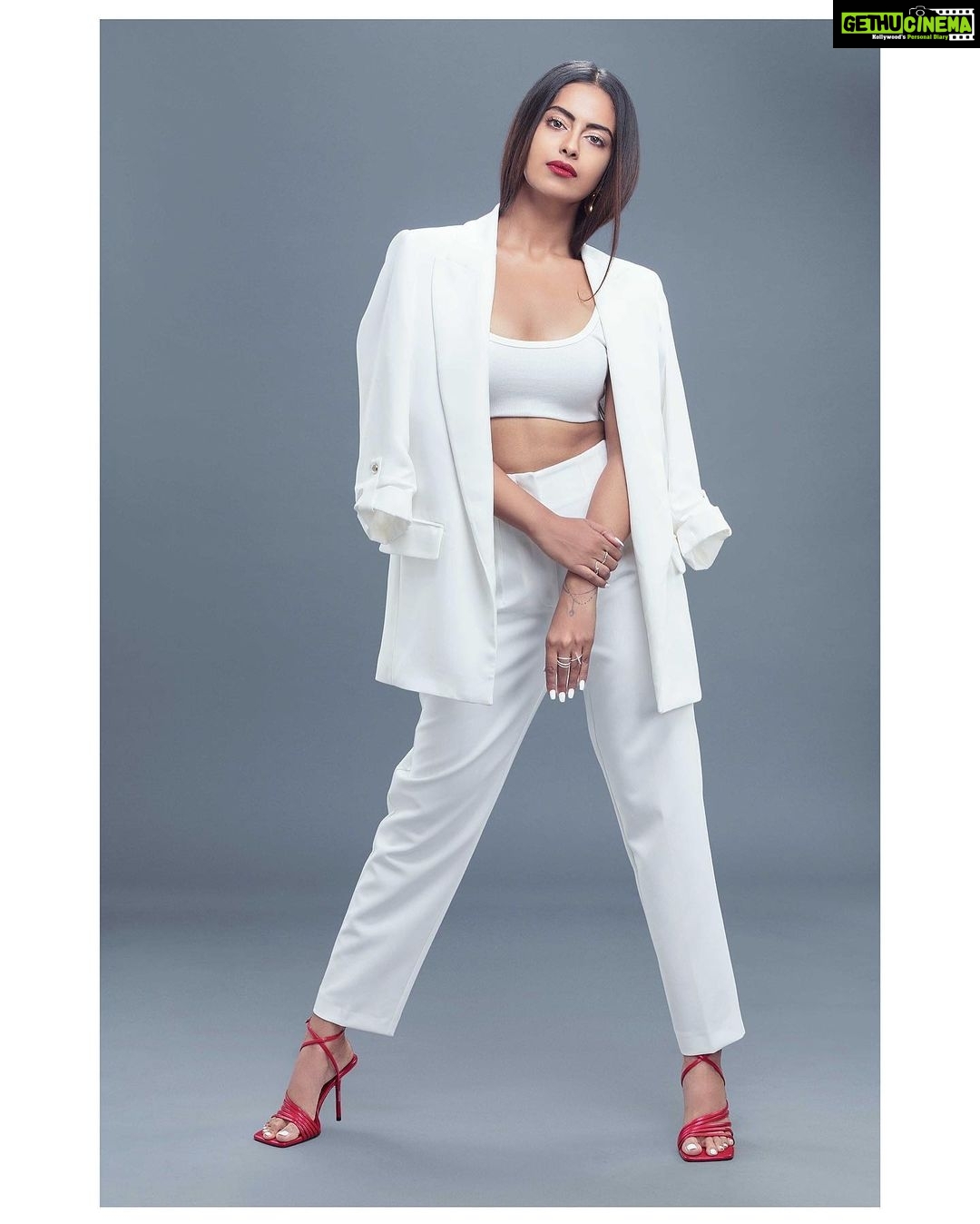 Avika Gor Instagram - Red Lips don’t lie 💋 Magazine @litgleam_mag Edition : November 2021 Stylist: Harmann Kaur @harmann_kaur_2.0 Asst. stylist: Malkit Gill @malkit_gill2697 Photographer: Pratima Reddy @pratimareddy Hair & Makeup: Phani Nemalikanti @purplesmakeupstudio PR @shimmerentertainment Talent Management @viniyardfilms