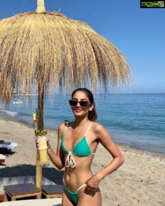 Banita Sandhu Instagram - la isla bonita 🍍