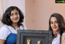 Bhama Instagram - Our life got a lot brighter with the arrival of our baby... I felt my whole world change when I held her in my arms for the first time! 🤱 I'm saving some of those precious memories to show her when she grows up🥰 #Impressions.. the replicas of my baby’s hands n feet preserved in a frame.. for a lifetime...!! Definitely this is something unique. She can touch her own tiny hands n feet in the future☺️ Thankyou @anila_impressions_and_frames for this token of love❤️😇 #December Baby 👶 #2020 Kochi, India