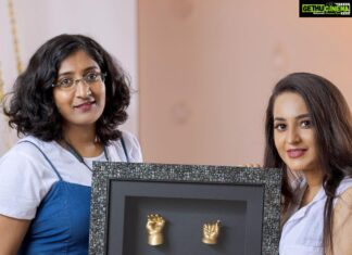 Bhama Instagram - Our life got a lot brighter with the arrival of our baby... I felt my whole world change when I held her in my arms for the first time! 🤱 I'm saving some of those precious memories to show her when she grows up🥰 #Impressions.. the replicas of my baby’s hands n feet preserved in a frame.. for a lifetime...!! Definitely this is something unique. She can touch her own tiny hands n feet in the future☺️ Thankyou @anila_impressions_and_frames for this token of love❤️😇 #December Baby 👶 #2020 Kochi, India
