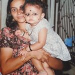 Bhama Instagram – മെയ് 10 ഇന്ന് Mothers Day.
അമ്മമാരെകുറിച് സമൂഹത്തോടും സുഹൃത്തുക്കളോടും ഹൃദയം  തുറന്നു പറയുവാനും കൂടെയുള്ള ദിവസം .
പ്രേത്യേകിച്ചും,2020ലെ ഈ ദിനം എന്റെ അമ്മയെകുറിച്ച പറയുമ്പോൾ ഒരുപാട് അഭിമാനം തോന്നുന്നു.
മൂന്നു പെൺകുഞ്ഞുങ്ങളെ നന്നായി വളർത്തി,അവർക്കിഷ്ടമുള്ള മേഖല തെരഞ്ഞെടുക്കാനും,പിന്നീട് അവരെ ഓരോ ജീവിതങ്ങളിലേക്കു പറഞ്ഞയക്കുന്നതുവരെ 
തണലായി,തണുപ്പായി ഒരു കാവൽ മാലാഖയെപ്പോലെ നിന്ന എന്റെ അമ്മക്ക് ,ഞങ്ങൾ മൂന്നു പെണ്മക്കളുടെ അമ്മക്ക് തീർത്താൽ തീരാത്ത നന്ദിയും സ്നേഹവും!!!♥️
ലോകമെമ്പാടുമുള്ള എല്ലാ അമ്മമാർക്കും വേണ്ടിയും പ്രാർത്ഥിക്കുന്നു.ഈ മനോഹരമായ ദിവസം സമർപ്പിക്കുന്നു !!!
നിറഞ്ഞ സ്നേഹത്തോടെ……..
സ്നേഹിക്കാം ഒരുപാടൊരുപാട്♥️