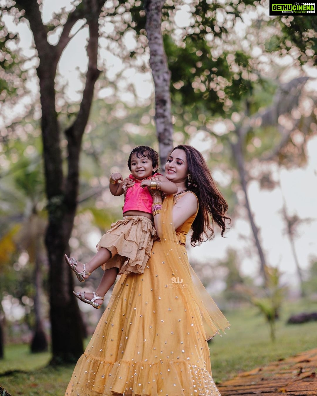 Bhama Instagram - @t.and.msignature @tiyaneilkarikkassery @sainu_whiteline @shibin4865 @shabnam_mehendi_kochi