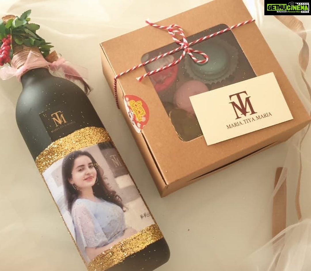Bhama Instagram - Thank u so much for the Christmas gift my Dear T&M Family ♥️☺️ #2019 #christmas 🧚♀️ @tiyaneilkarikkassery @maria.tiya.maria @mariaakshaymattathil Kochi, India