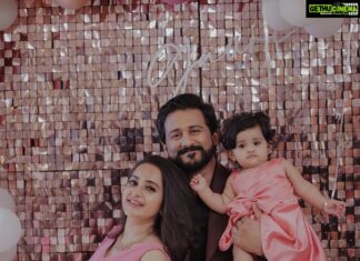 Bhama Instagram - Gauri’s 1st Birthday ♥️ 💍 @party.genie 💍Pink Attires: @t.and.msignature @meralda.jewels 💍Arun’s attire @men_in_q_wedding 💍@shibin4865 💍@shabeerzyed_photography 💍@2b1_films