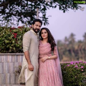 Bhama Instagram - Sharing our engagement photos to you all my dears💍 (2019)
All Prayers&Blessings needed 
Much Love 💕

Thank u so much 
@t.and.msignature 💍
@tiyaneilkarikkassery 💍
@sainu_whiteline 💍