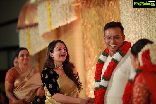 Bhama Instagram - Congrats my dearest friend @ajay_koikal nd for ur new life...new beginning ☺️♥️Reshma Sree Moolam Club, Trivandrum