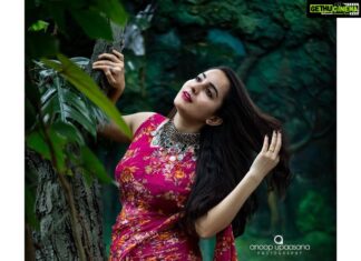 Bhama Instagram - Nothing is more beautiful than the loveliness of woods before sunrise 🌿 #wildrose #mangalavanam #morning @anoopupaasana_photography 🌿 Mangalavanam Bird Sanctuary