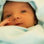 Bhama Instagram - #my niece #baby boo# #1 month old ♥️#2017#Her Mema’s photography 😛😊