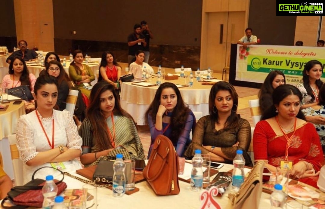 Bhama Instagram - @vidyavinumohan @nami_tha_ @veyil_priyanka @sheeluabraham21 Grand Hyatt Kochi Bolgatty