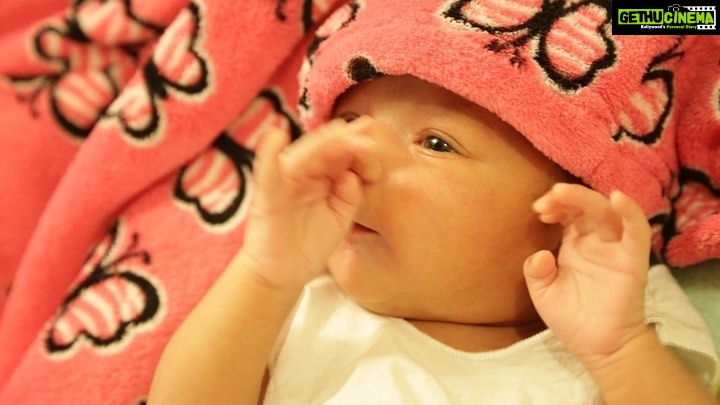 Bhama Instagram - #my niece #baby boo# #1 month old ♥️#2017#Her Mema’s photography 😛😊