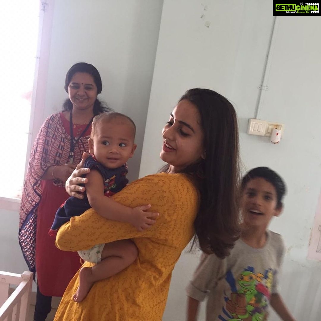 Bhama Instagram - #Our Angels #ammathottil #tvm ♥️🤗 @Tvm