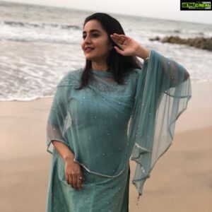 Bhama Instagram - Wearing @jazaash_ 💙 #insta pic #jazaash Ishtam#sea shore #baby blue Trivandrum, India