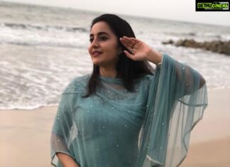 Bhama Instagram - Wearing @jazaash_ 💙 #insta pic #jazaash Ishtam#sea shore #baby blue Trivandrum, India