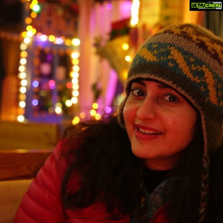 Bhama Instagram - All smile 😉 Old Manali Himachal India