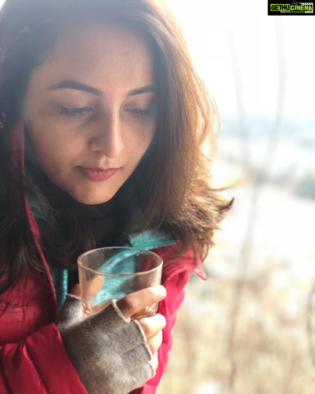 Bhama Instagram - A cup of tea is a cup of Peace❄️ Vashisht, Himachal Pradesh, India