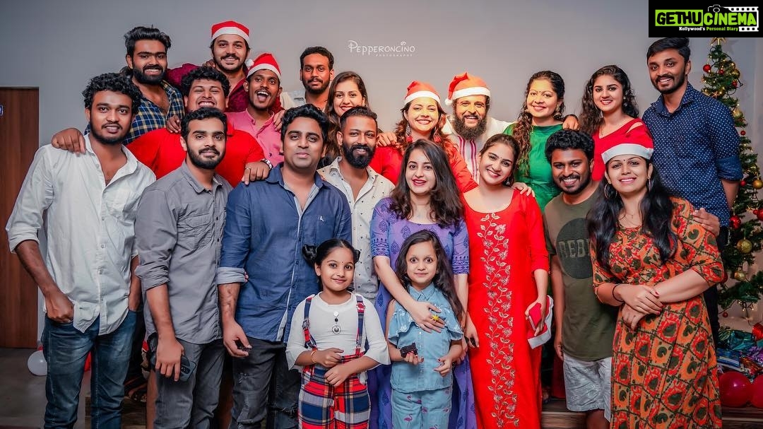 Bhama Instagram - MERRY CHRISTMAS 💜♥️ Viibee the cafe