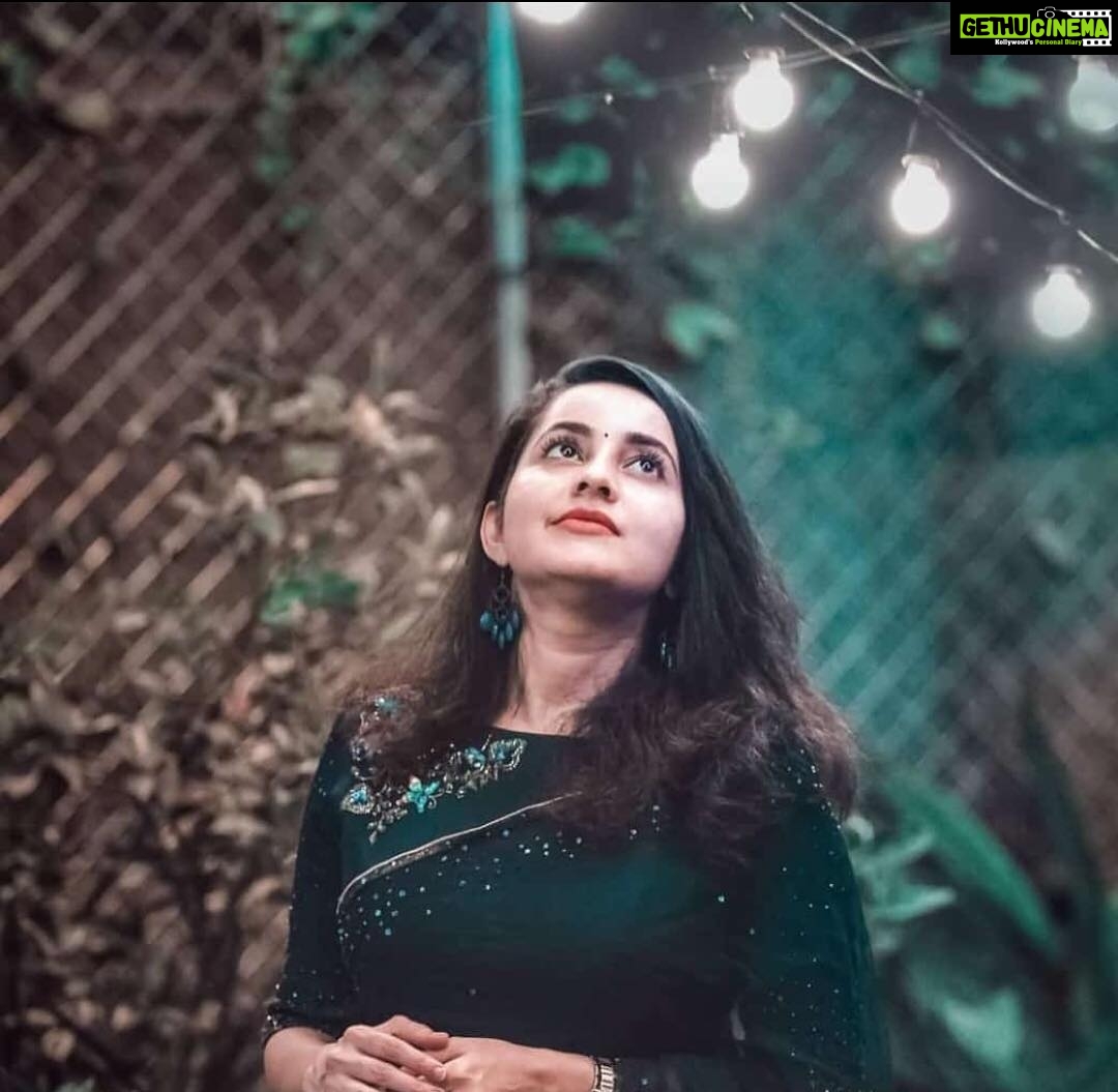 Bhama Instagram - December -A month of lights,snow and feasts!!!💙