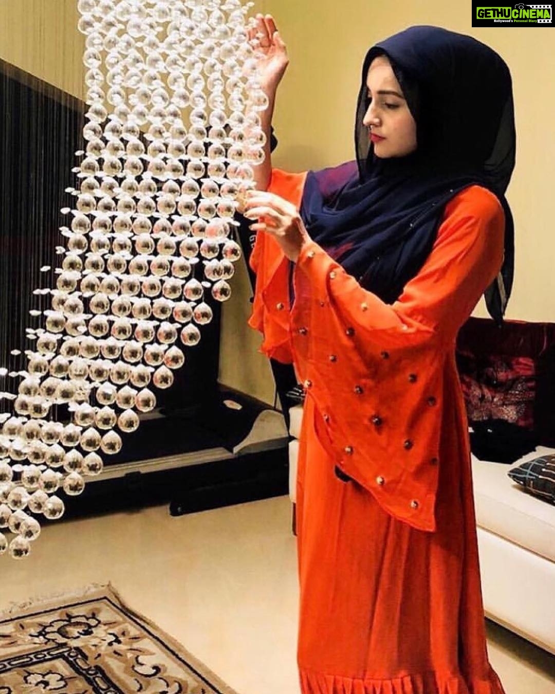 Bhama Instagram - Thank you sooo much @shibaah_ 🧡for the wonderful attire🧡#iffah @shibaah_ 💃