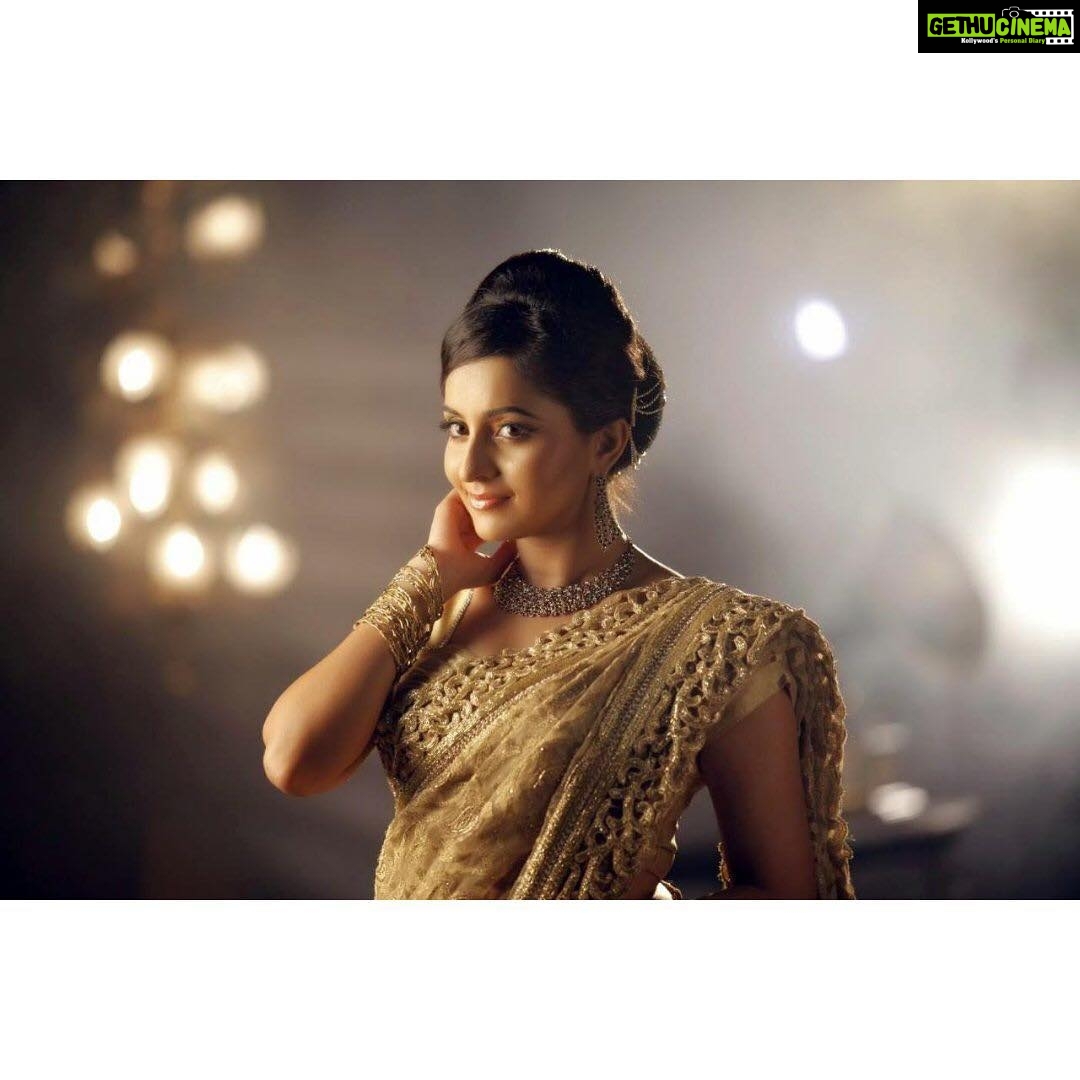 Bhama Instagram - ദീപാവലി ആശംസകൾ🙏 #Happy Diwali Kottayam