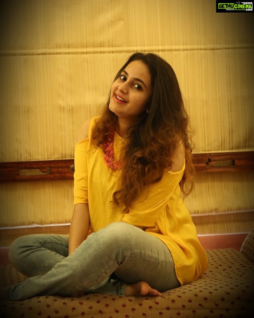 Bhama Instagram - Smile,it's the key that fits the lock of everybody's heart๐๐