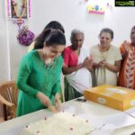 Bhama Instagram - 'അഭയ'യിലെ അമ്മമാർക്കൊപ്പം❤️ #may 23 #b'day @anna_mary_cherian @mira_by_ann @vaisakh_c_ BLESSED🙏🏻 Kalamassery, India