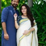Bhama Instagram – #Throwback to Last Year Onam # One of the best times of my life #2020 # 6th Month of pregnancy 😇

Thank you so much dear
@pranavraaaj 🦋
@mayoorajewels_by_archana🦋
@khajuraho_boutique_ 🦋