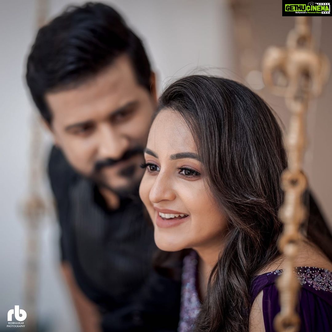 Bhama Instagram - @rejibhaskar_ π @aanunobbyπ @sajithandsujith π @planetjewel π @tr_shamsudheen π