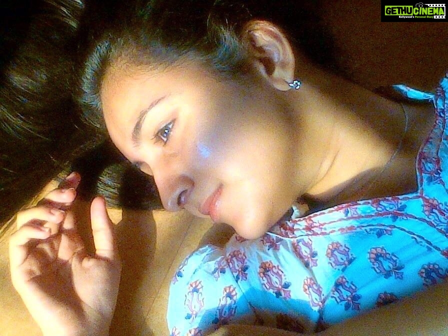 Bhama Instagram - Keep ur face to the Sun and u will never see the shadows -Hellen Keller #love #liberate #life 😇