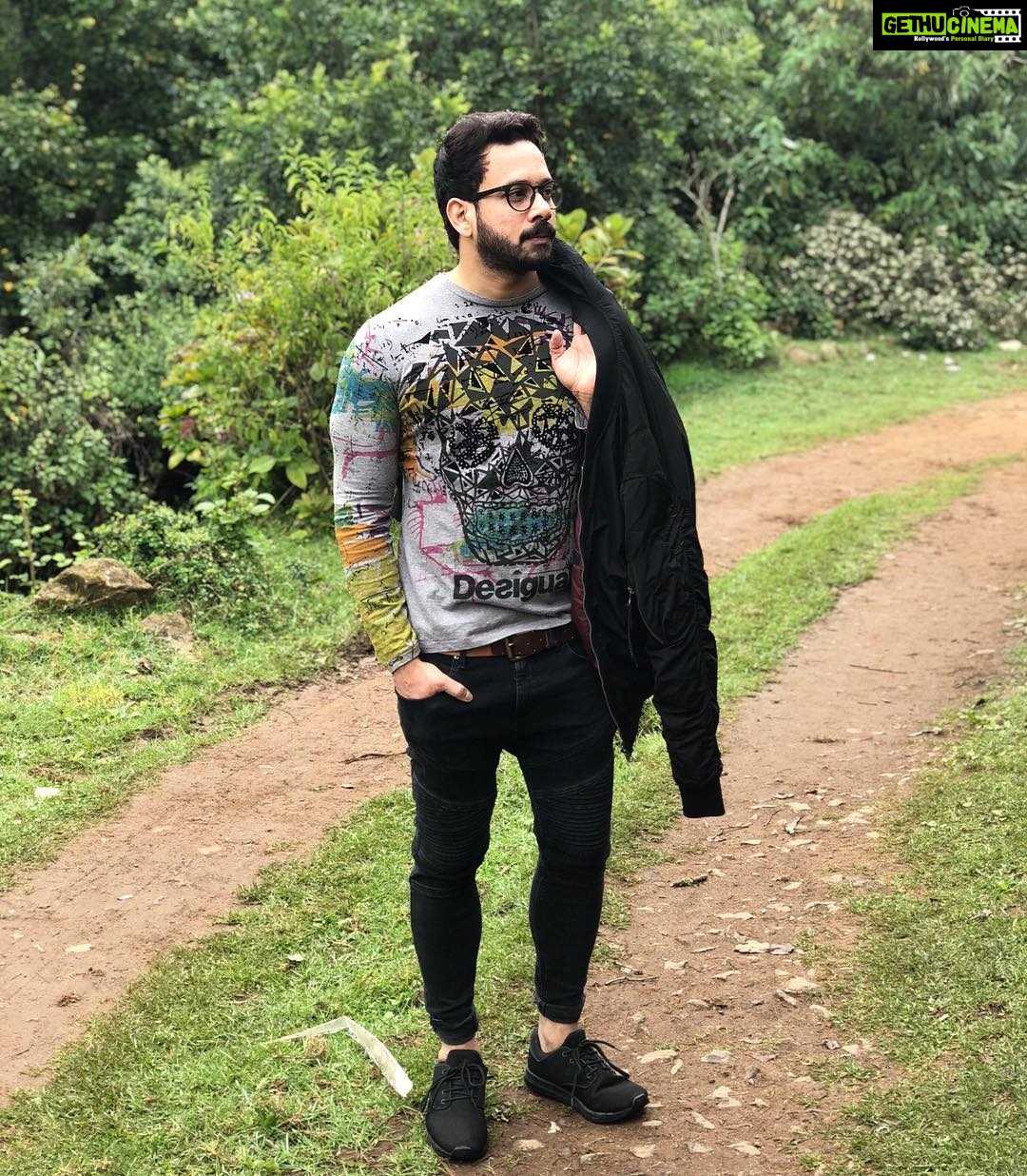 Bharath Instagram - Keep it simple !!! Shoot in progress !! Sometimes it’s nice to work even on Sunday’s too 😁#sundayvibes 😀