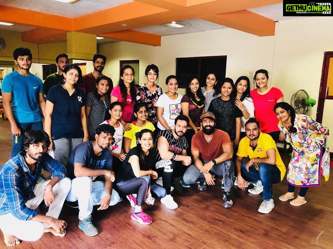 Bharath Instagram - Fabulous dance session at kiki’s dance studio !! Best dance buddy shanthanu 🤗.#dance #passion #love Tnagar