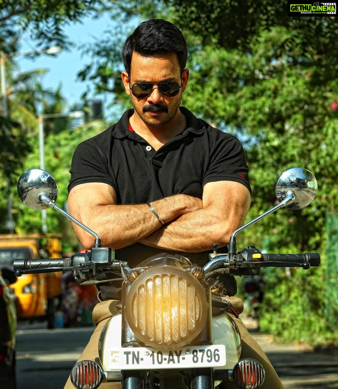 Bharath Instagram - Kalidaas teaser coming soon !! More updates to follow !! Happy weekend instaholics 😁!! #cop #police #teaser #weekend #saturday