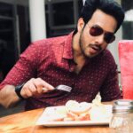 Bharath Instagram - Fruits mode !! Chilling in between shots !! Ad shoot !! Feeling healthy 💪🏻!! #fruits #kerela #healthylifestyle #actorslife Kannur - കണ്ണൂർ