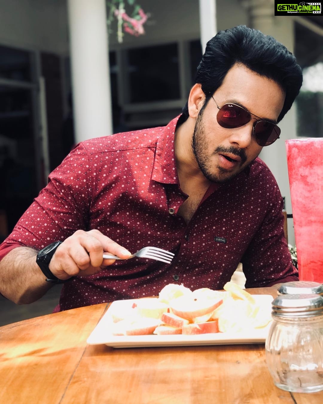 Bharath Instagram - Fruits mode !! Chilling in between shots !! Ad shoot !! Feeling healthy 馃挭馃徎!! #fruits #kerela #healthylifestyle #actorslife Kannur - 啻曕矗嗟嵿矗嗟傕导