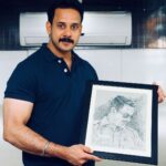 Bharath Instagram - Thank you team “kaalidas” for this wonderful hand drawn pencil portrait !! It’s been a great journey playing as a cop !! First look and audio coming soon !!