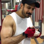 Bharath Instagram - Gym and brownie !! World’s Gym and @lindessertstudio @pawanx10 !! Cheat day 😀😋#nofilter Chennai, India