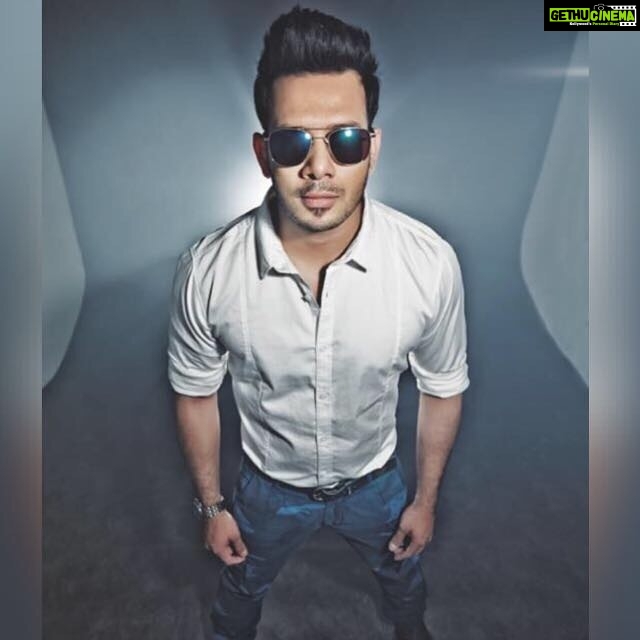 Bharath Instagram - Heads up and stand high alwaz !!! 😃💪🏻