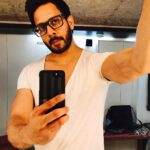 Bharath Instagram – Confused and lost ! lol .. gud eve all from Ahmadabad .😀🎬🎸