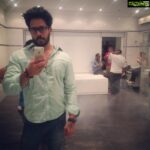 Bharath Instagram – Ha ha !! Tats Wat u call lazying around in the sets of #simba ..lighting mode hence tis reflection selfie . Crew at the back 🤓😀