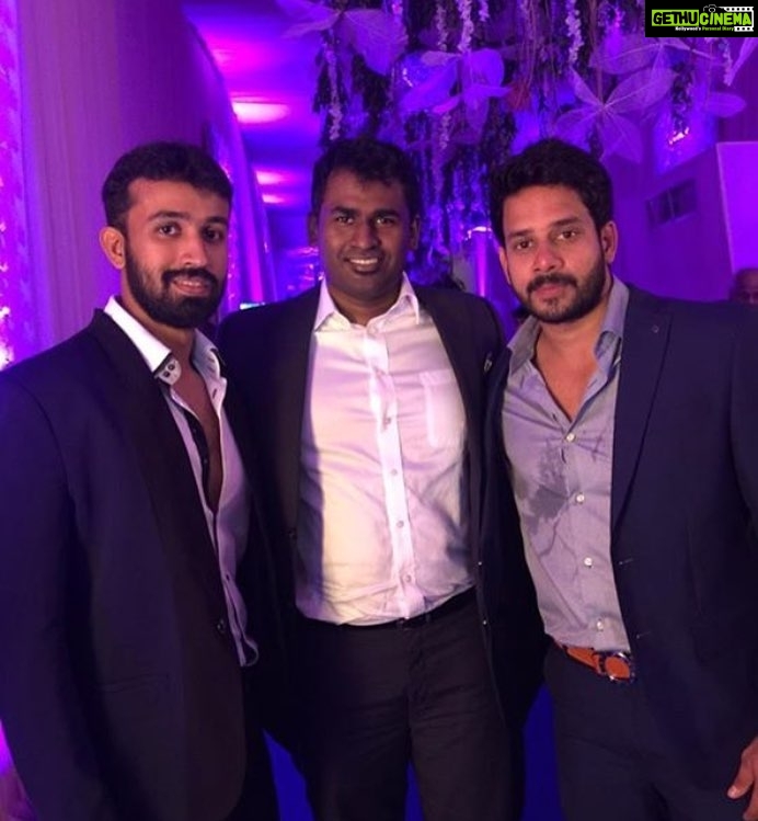 Bharath Instagram - At dev wedding !! Catching up with old gud Frnds :)