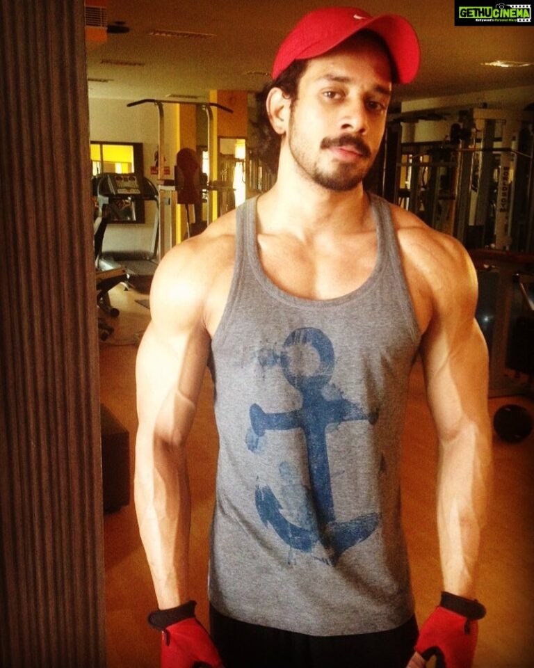 Bharath Instagram - Throw back time !! Thanks to Siva my trainer for the wonderful bod .. Hoping to get one soon like tis 💪🏻😄