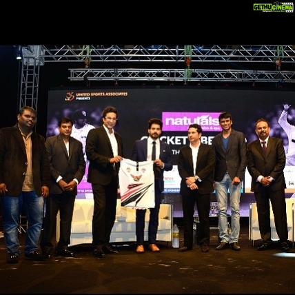 Bharath Instagram - Best moment of my life !! Inbetween 2 legends of international cricket !!
